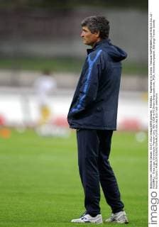 FUSSBALL - Kapfenberg vs Dnipro, Testspiel KAPFENBERG,AUSTRIA,03.JUL.12 - FUSSBALL - Erste Liga, Ukrainische Premjer-Liha, KSV 1919 vs FC Dnipro Dnipropetrovsk, IFCS, Vorbereitungsspiel. Bild zeigt Trainer Juande Ramos (Dnipro). 