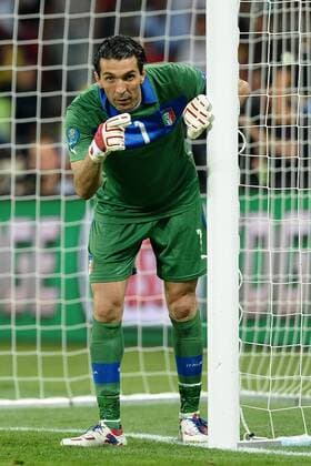 Fußball EURO 2012 Spanien - Italien am 01.07.2012 im Olympia-Stadion in Kiew Gianluigi Buffon ( Italien )