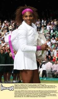 TENNIS - WTA, Wimbledon 2012 LONDON,ENGLAND,07.JUL.12 - TENNIS - WTA Tennis Damen Tour, Wimbledon 2012, Grand Slam, Finale, Siegerehrung. Bild zeigt Serena Williams (USA). Keyword: Pokal. 