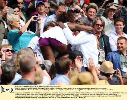 Siegerin Serena Williams and Vater Richard Williams TENNIS : Wimbledon - Finale Damen - 07 07 2012 COUVERCELLE TENNISMAG PANORAMIC 