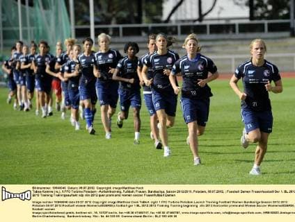 Tabea Kemme (re.), 1.FFC Turbine Potsdam - Auftakttraining, Fußball, Frauen, Bundesliga, Saison 2012 2013, Potsdam, 09.07.2012,