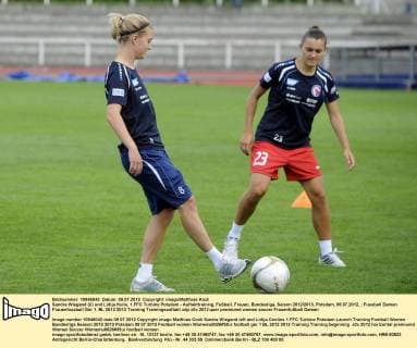 Sandra Wiegand (li) und Lidija Kulis, 1.FFC Turbine Potsdam - Auftakttraining, Fußball, Frauen, Bundesliga, Saison 2012 2013, Potsdam, 09.07.2012,