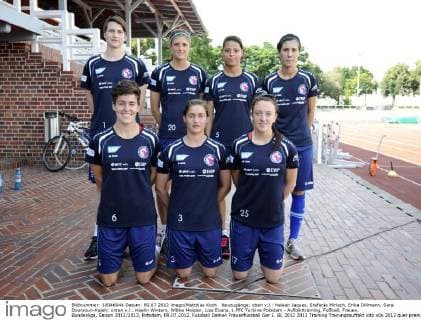 Neuzugänge; oben v.l.: Heleen Jaques, Stefanie Mirlach, Erika Dillmann, Sara Doorsoun-Kajeh; unten v.l.: Keelin Winters, Wibke Meister, Lisa Evans, 1.FFC Turbine Potsdam - Auftakttraining, Fußball, Frauen, Bundesliga, Saison 2012 2013, Potsdam, 09.07.2012,