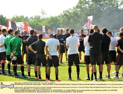 MASSIMILIANO ALLEGRI gibt Anweisungen - Training AC Milan -