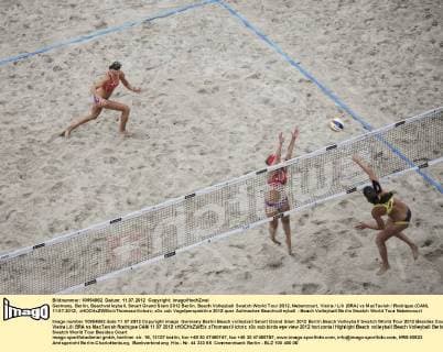 Germany, Berlin, Beachvolleyball, Smart Grand Slam 2012 Berlin, Beach Volleyball Swatch World Tour 2012, Nebencourt, Vieira Lili (BRA) vs MacTavish Rodrigue (CAN), 11.07.2012, xHOCHxZWEIx xThomasxVictorx