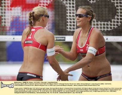 Germany, Berlin, Beachvolleyball, Smart Grand Slam 2012 Berlin, Beach Volleyball Swatch World Tour 2012, Victoria Bieneck Julia Gossner (GER), 12.07.2012, xHOCHxZWEIx xThomasxVictorx