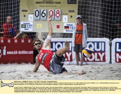 Germany, Berlin, Beachvolleyball, Smart Grand Slam 2012 Berlin, Beach Volleyball Swatch World Tour 2012, Stefan Windscheif (GER in rot) - xHOCHxZWEIx xThomasxVictorx