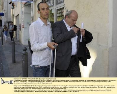 Cofidis-Fahrer Remy Di Gregorio verlässt das Gericht in Marseille nach der Verhandlung gegen ihn wegen des Verdachts auf Doping Radsport: Dopingaffäre Remy Di Gregorio - Marseille - 12 07 2012 - FranckPennantxPANORAMIC - 