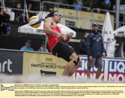 Germany, Berlin, Beachvolleyball, Smart Grand Slam 2012 Berlin, Beach Volleyball Swatch World Tour 2012, Jonathan Matysik (GER), 13.07.2012, xHOCHxZWEIx xThomasxVictorx