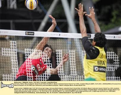 Germany, Berlin, Beachvolleyball, Smart Grand Slam 2012 Berlin, Beach Volleyball Swatch World Tour 2012, Jonathan Matysik (GER), 13.07.2012, xHOCHxZWEIx xThomasxVictorx