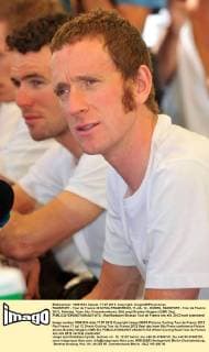 RADSPORT - Tour de France 2012 PAU,FRANKREICH,17.JUL.12 - DIVERS, RADSPORT - Tour de France 2012, Ruhetag, Team Sky, Pressekonferenz. Bild zeigt Bradley Wiggins (GBR Sky). 