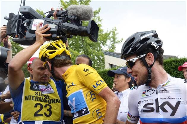 Bradley Wiggins en colere contre un cameraman CYCLISME: Tour de France 2012 - Etappe 18: Blagnac - Brive la Gaillarde.- 20 07 2012 xPHOTONEWSx 