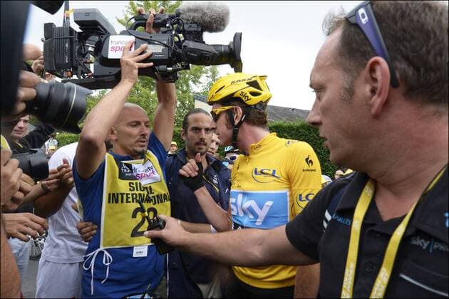 Bradley Wiggins en colere contre un cameraman CYCLISME : Tour de France 2012 - Etape 18 - Blagnac to Brive la Gaillarde - 20 07 2012 PHOTONEWS PANORAMIC 