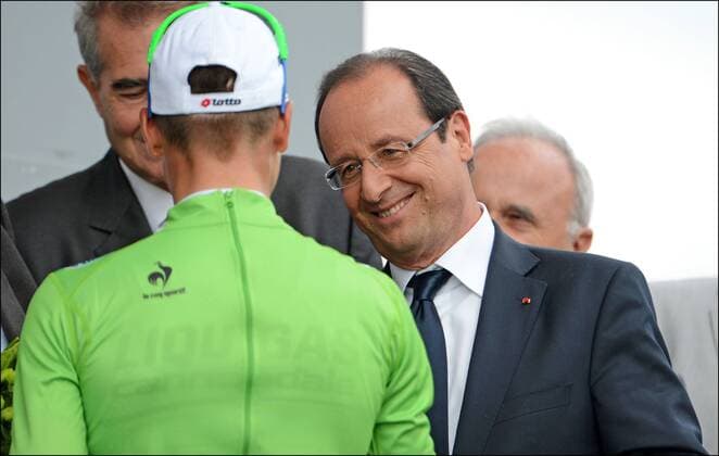 Präsident Francois Hollande (FRA) und im grünen Trikot Peter Sagan (SVK Liquigas - Cannondale) CYCLISME: Tour de France 2012 - Etappe 18: Blagnac - Brive la Gaillarde.- 20 07 2012 xPHOTONEWSx 