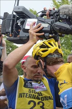 Bradley Wiggins - cameraman CYCLISME: Tour de France 2012 - Etappe 18: Blagnac - Brive la Gaillarde.- 20 07 2012 xPHOTONEWSx 