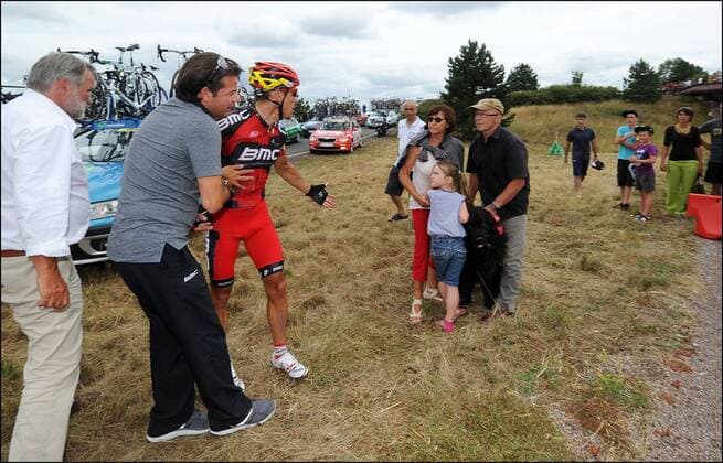 Philippe Gilbert (BEL BMC Racing) echauffiert sich nach seinem Sturz, der von einem Hund ausgelöst worden war CYCLISME: Tour de France 2012 - Etappe 18: Blagnac to Brive la Gaillarde - 20 07 2012 xPHOTONEWSx 