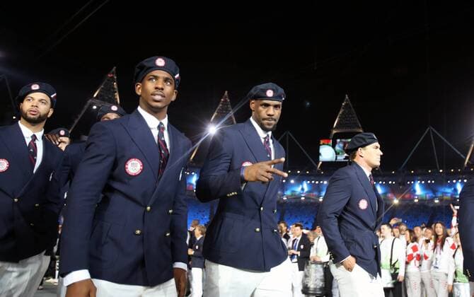 U.S. basketball player LeBron James (2nd, R) walks into the Olympic Stadium during the Opening Ceremony of the London 2012 Olympic Games at in London, Britain, July 27, 2012. (Xinhua Liao Yujie)(ly) (OLY2012)BRITAIN-LONDON-OPENING CEREMONY 