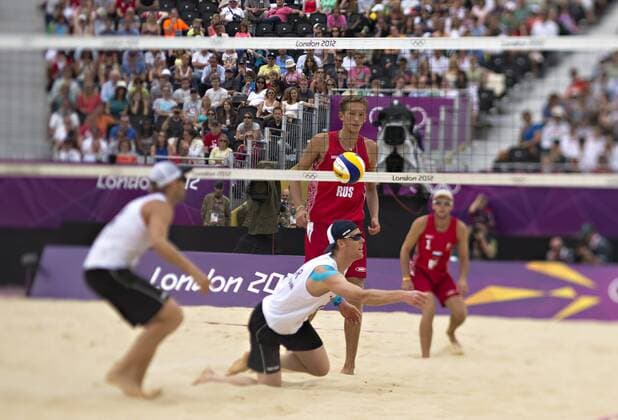 London, 28.07.2012, Olympische Sommerspiele Julius Brink und Jonas Reckermann (Deutschland) Beachvolleyball Deutschland - Russland