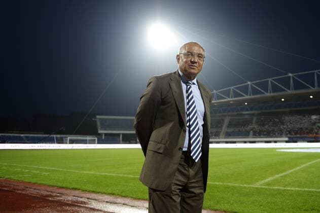 CHANGCHUN, 28.07.2012, Trainer Felix Magath vor dem Fussball Testspiel Changchun Yatai gegen VfL Wolfsburg in Changchun, China. ++++