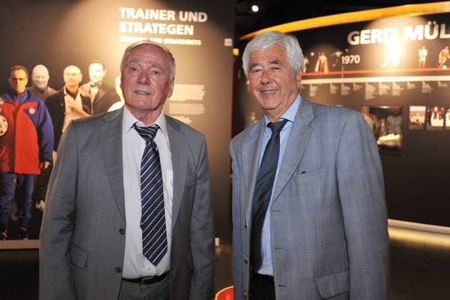 Links Udo LATTEK (Ex-Trainer FC Bayern Muenchen) und rechts Fritz Scherer (1. Vizepräsident des FC Bayern Muenchen e. V.) Feierliche Eröffnung der FC Bayern Erlebniswelt am 01.08.2012, Allianz Arena Muenchen.