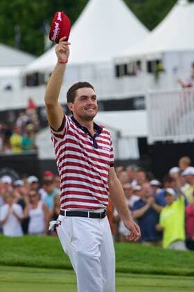 Aug. 5, 2012 - Akron, Ohio, U.S - Keegan Bradley tips his hat to fans at the 18th hole after winning the WGC Bridgestone Invitational at Firestone Country Club, Akron, Oh. PGA Golf Herren 2012 - Aug 5 - Bridgestone Invitational - ZUMAs30