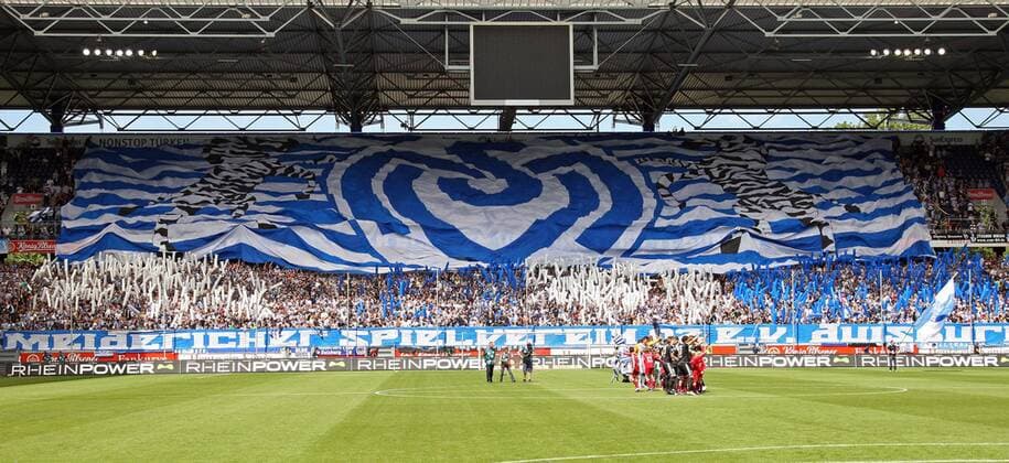 05.08.2012, Duisburg, Fussball, 2. Bundesliga, MSV Duisburg - Choreographie Choreo der MSV Fans vor dem Spiel.