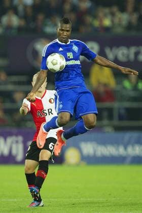 (L-R) Jordy Clasie of Feyenoord,Brown Ideye of Dynamo Kiev Feyenoord Rotterdam vs Dynamo Kiev. UEFA Champions League Third Round Qualifier 2012 2013 xVIxWillemxJanxDijkdrentxIVx 1079809
