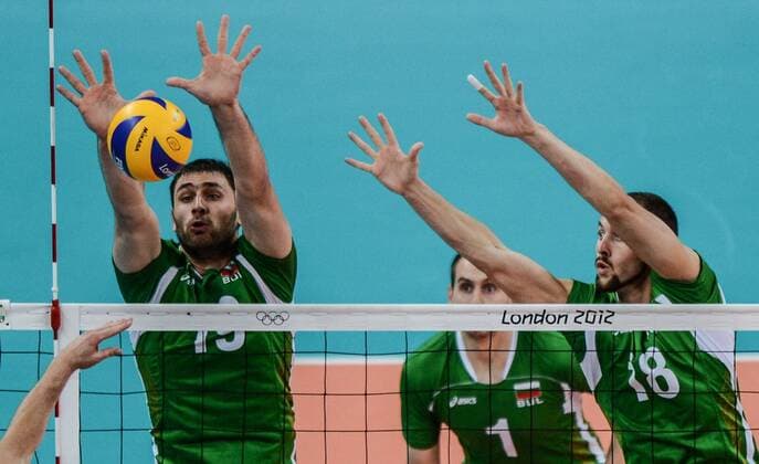 LONDON, Aug. 8, 2012 - Players of Bulgaria block the ball during the quarterfinal match of men s volleyball against Germany at London 2012 Olympic Games, London, Britain, Aug. 8, 2012. (Xinhua Yang Lei) (OLY2012)BRITAIN-LONDON-VOLLEYBALL-GERMANY VS BULGARIA 