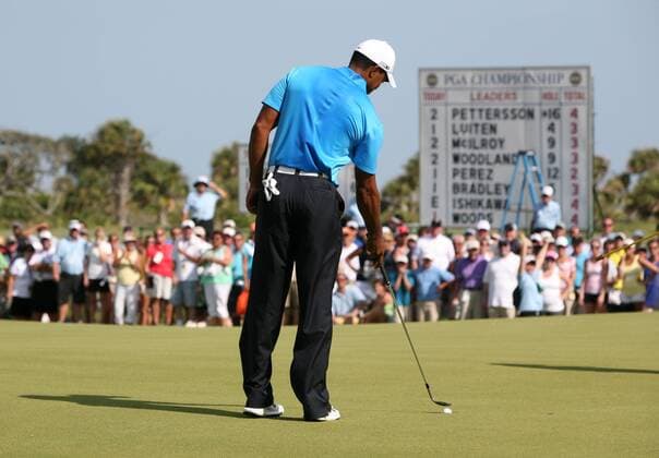 Aug. 10, 2012 - Kiawah Island, SC, USA - Tiger Woods holes the ball in with his wedge on the 9th during the second round of the 2012 PGA Golf Herren Championship at the Ocean Course on Kiawah Island, South Carolina, on Friday, August 10, 2012. PGA Golf Herren Championship - ZUMAm67