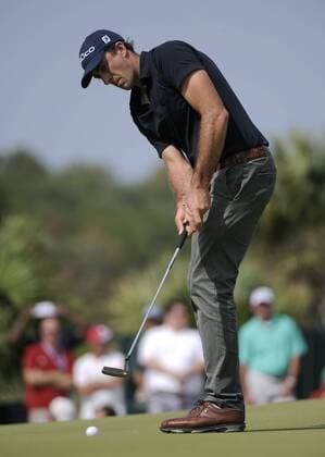 Geoff Ogilvy of Australia putts for par on hole eight but cards a bogey during the second round of the PGA Golf Herren Championship on August 10, 2012 at the Ocean Course in Kiawah Island, South, Carolina.  SCP20120810125