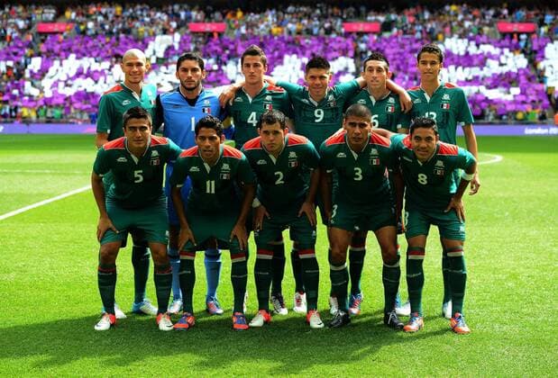 Olympia 2012 London Fussball Männer Finale 11.08.2012 Teamfoto Mexiko (v. li., hinten) Jorge ENRIQUEZ, Jose CORONA, Hiram MIER, Oribe PERALTA, Hector HERRERA, Diego REYES (v. li., unten) Darvin CHAVEZ, Javier AQUINO,Israel JIMENEZ, Carlos SALCIDO, Marco FABIAN