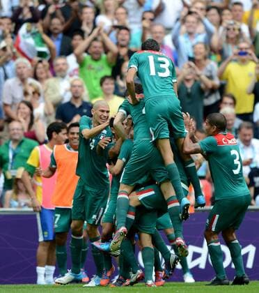 Mexican players celebrate the second goal during men s football final match between Brazil and Mexico, at London 2012 Olympic Games in London, Britain, on August 11, 2012. Mexico won the match 2-1 and won gold medal. (Xinhua Li Gang) (zgp) (OLY2012)BRITAIN-LONDON-MEN S FOOTBALL-GOLD 