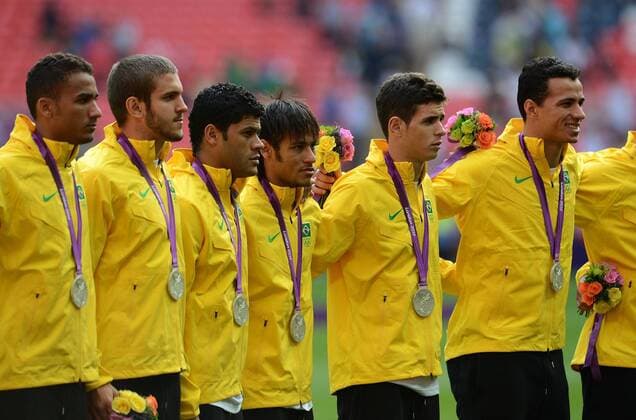 Olympia 2012 London Fussball Herren Finale 11.08.2012 Brasilien - Mexiko; Enttaeuschung bei Brasilien (v. li.) DANILO , BRUNO UVINI , HULK, NEYMAR, OSCAR , LEANDRO DAMIAO 