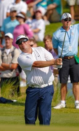 Aug. 12, 2012 - Kiawah Island, SC, USA - Carl Pettersson chips to the 18th green during the conclusion of the third round of the PGA Golf Herren Championship on Kiawah Island, South Carolina, Sunday, August 12, 2012. PGA Golf Herren Championship - ZUMAm67
