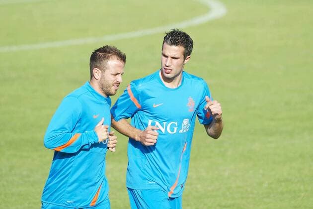 (L-R) Rafael van der Waart,Robin van Persie - Training Netherlands Nationalteam 2012 2013 xVIxWillemxJanxDijkdrentxIVx 1096325