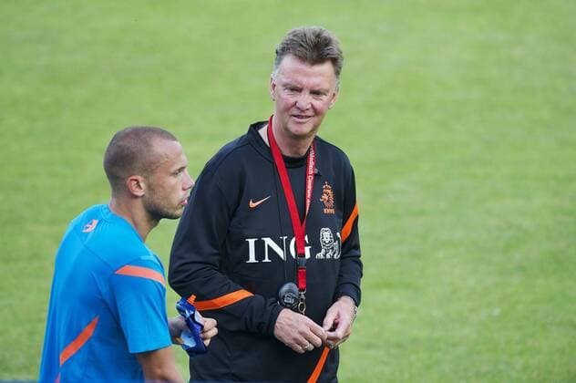 (L-R) John Heitinga,Coach Louis van Gaal - Training Netherlands Nationalteam 2012 2013 xVIxWillemxJanxDijkdrentxIVx 1096351