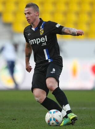 Sonntag 15.01.2012, 1. Bundesliga Saison 11 12 - Testspiel in Aachen, FC Schalke 04 - Vitesse Arnheim 2:1, Alexander Büttner (ARN) DeFodi028