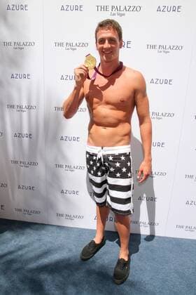 Ryan Lochte, der Goldmedaillen Gewinner der Olympischen Spiele 2012 im Schwimmen im Azure Pool im Palazzo Hotel am 18.08.2012 in Las Vegas Olympic Gold Medalist Ryan Lochte Hosts at Azure Pool in Las Vegas, 2012 
