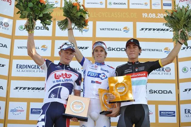 Podium - (2.) Andre GREIPEL ( GER Lotto - Belisol ) - (1.) Arnaud DEMARE ( FRA FDJ-BigMat ) - (3.) Giacomo NIZZOLO ( ITA Team RadioShack - Nissan ) - Posing - Pokal - Jubel - Freude - Emotionen - Event: Vattenfall Cyclassics Hamburg 2012 - Hamburg nach Hamburg 246.7 km - Location: Deutschland - Europe - Datum: 19.08.2012