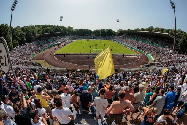 Fußball, Stadiongeschichte 1. FC Saarbrücken Ludwigsparkstadion, Heimspielstätte des 1. FC Saarbrücken.