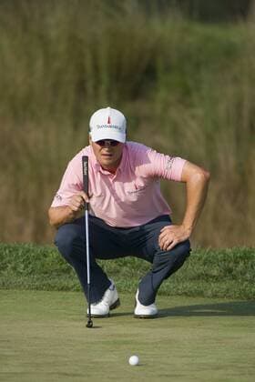 24 August 2012: Zach Johnson (USA) lines up a putt during the second round of The Barclays Championship for The FedEx Cup played at Bethpage Black in Farmingdale, NewYork. GOLF: AUG 24 PGA Golf Herren - The Barclays - Second Round Icon082412387 EDITORIAL USE ONLY