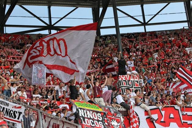 Jubel bei den Fans von Fortuna Düsseldorf 25.08.2012, Fussball, 1. Bundesliga, Herren, 1. Spieltag, Saison 2012 13