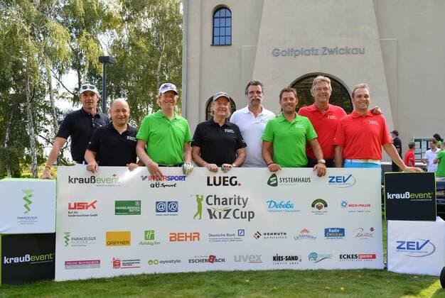 v.l. Roland MEYER, Rüdiger GÜNNEL, Dieter THOMA, Max SCHAUZER, Heiner BRAND, Matthias KRAUSS, Kurt KLÜHSPIES und Olaf LUDWIG beim Charity KiZ Cup in Zwickau