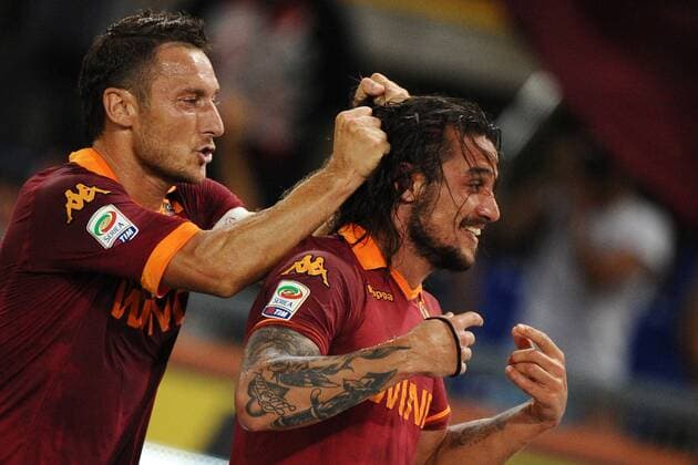 Jubel nach dem Tor von Pablo Daniel Osvaldo (Roma) mit Francesco Totti , AS Rom - Catania Calcio AntoniettaxBaldassarre