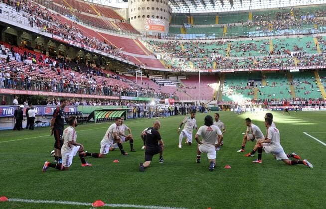 AC Milan vs. Sampdoria Genua - Serie A - Milan Spieler wärmen sich auf xHOCHxZWEIx xItalyxPhotoxPressx 