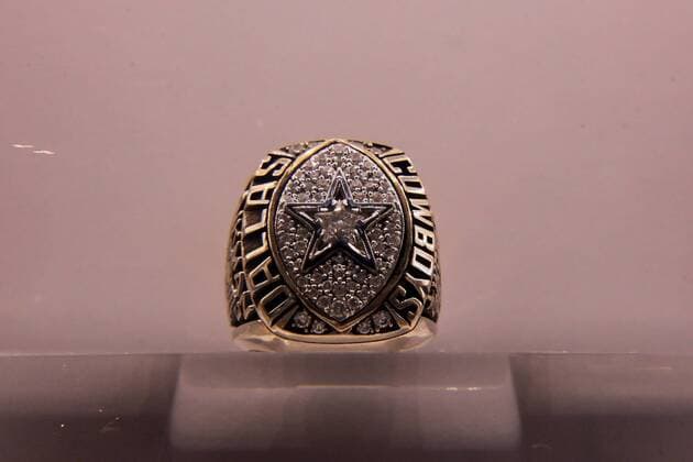 Super Bowl Ringe der einzelnen Siegerteams: XXVII Dallas Cowboys 1992