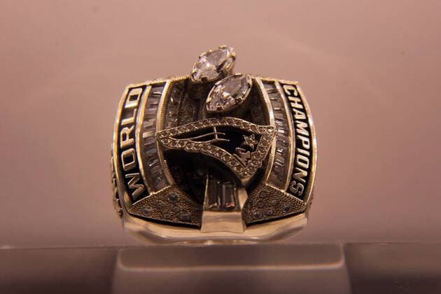 Super Bowl Ringe der einzelnen Siegerteams: XXVIII New England Patriots 2003