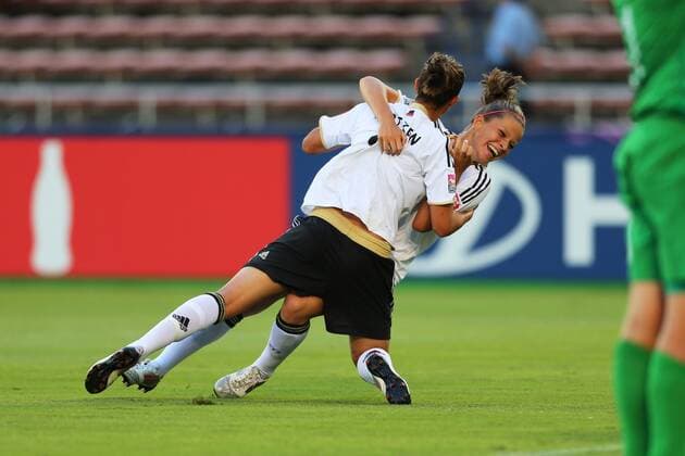 (L to R) Lena Lotzen (GER), Melanie Leupolz (GER), AUGUST 31, 2012 - Football Soccer : FIFA U-20 Women s World Cup Japan 2012, Quarter-final match between Germany 4-0 Norway at Komaba Stadium, Saitama, Japan.  ( 20141529)