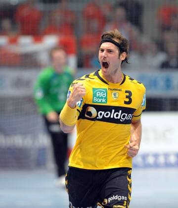 Jubel Freude bei GENSHEIMER, Uwe (Rhein-Neckar Löwen) nach seinem Treffer Handball 1. Bundesliga: MT Melsungen - Rhein-Neckar Löwen am 01.09.2012, Rothenbachhalle - Saison 2011 2012.