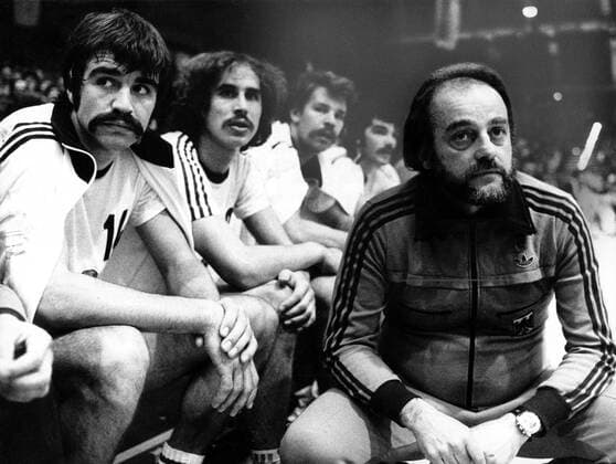Nationalteam BR Deutschland, v.re.: Bundestrainer Vlado Stenzel, Hans Joachim Deckarm, Dieter Waltke und Heiner Brand